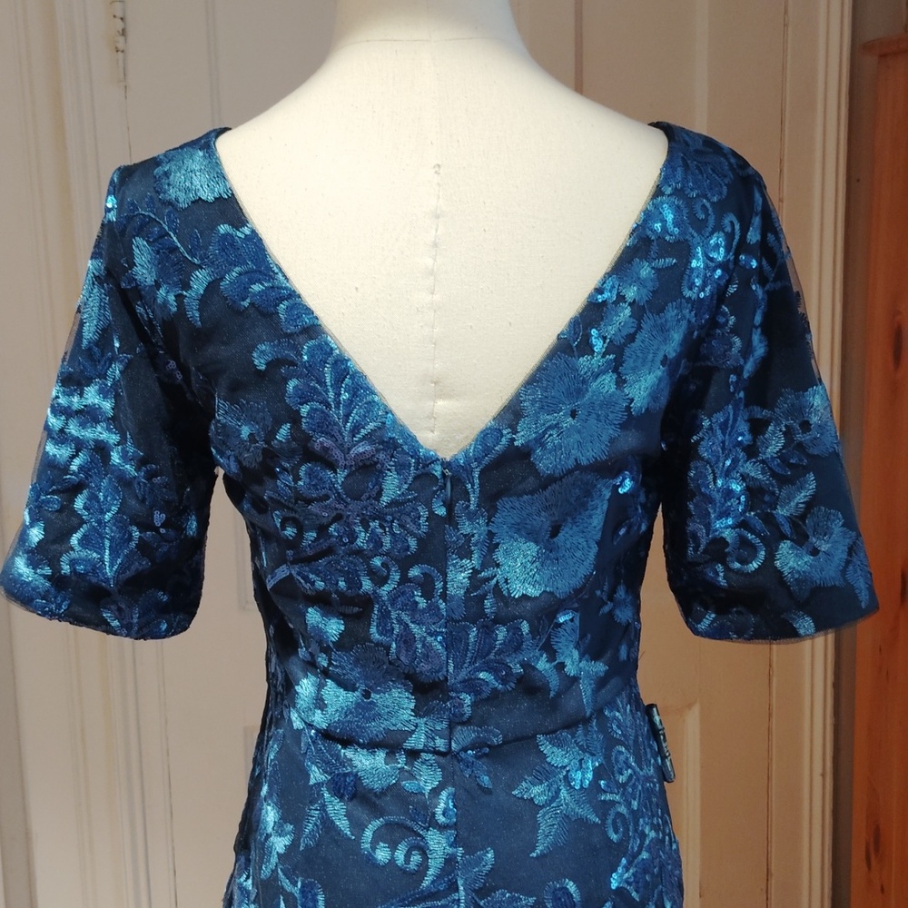 JS Collections "AYANA" Column Gown - Picture 12 of 16
